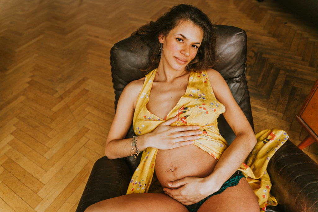 Babybauch Bilder mit Sophia 1 Babybauch Fotos mit Sophia in Leipzig 04746 - Babybauch Bilder mit Sophia